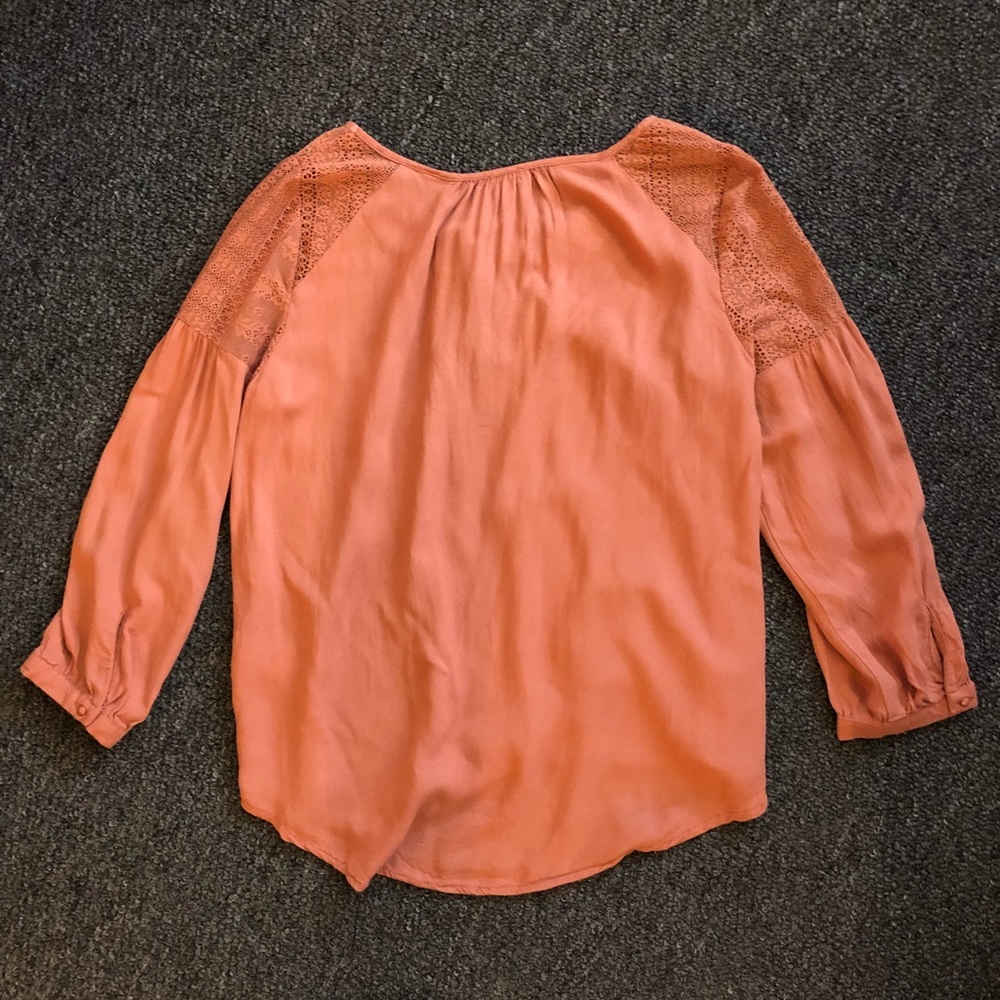 Salmon Colored Lightweight 3/4 Sleeve Top - Picture 3 of 7